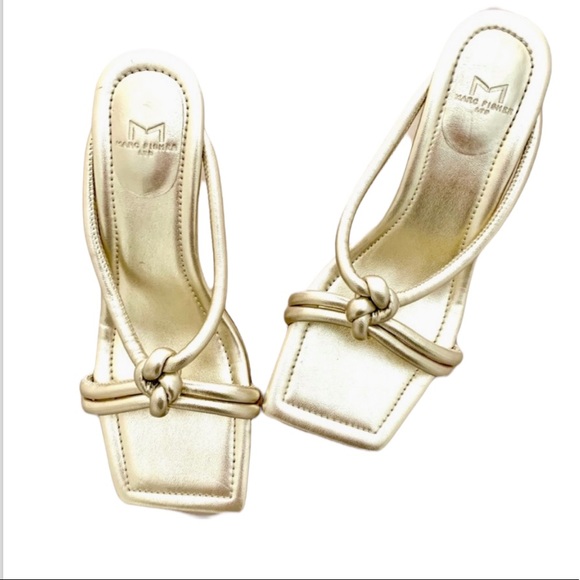 Marc Fisher NWOB gold leather sandal Flats Mules Shoes 6 NWT - Picture 2 of 7